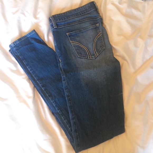 Hollister High Waisted Jeans - Picture 2 of 4